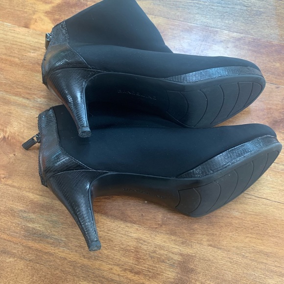 Bandolino booty.  Size 8 - Picture 3 of 10